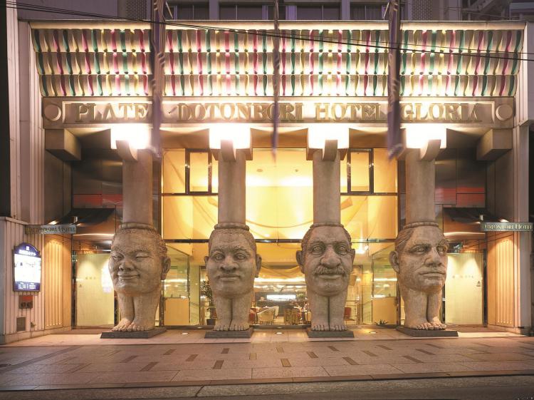 正面玄關「四體之像」必拍作為留念！外國人中也大受歡迎「難波道頓堀酒店」，不論前往什麼地方也很方便！一起在大阪市內盡情的觀光吧！