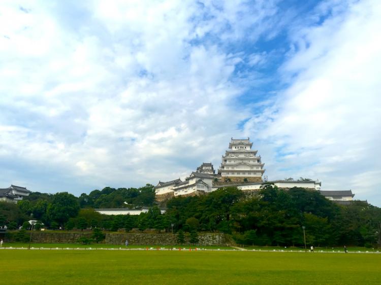 世界文化遺産・日本代表性國寶之城！擁有長達400年歴史，被譽為日本第一城的「姫路城」，一起來欣賞那宏偉壯觀之美！